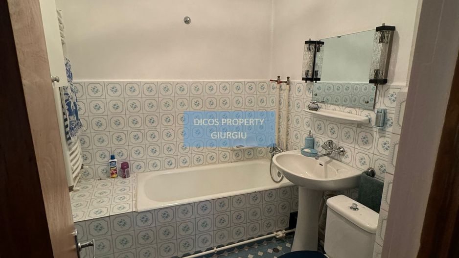 De vanzare apartament 3 camere - Poză 6