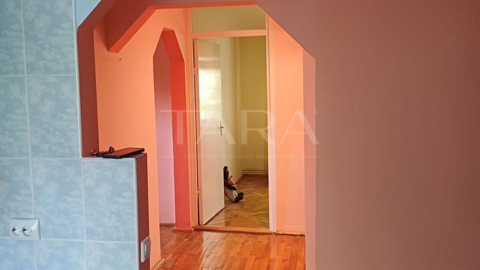 Apartament cu 3 camere, 2 băi, balcon și centrală proprie, zona Clăbuc - Poză 8
