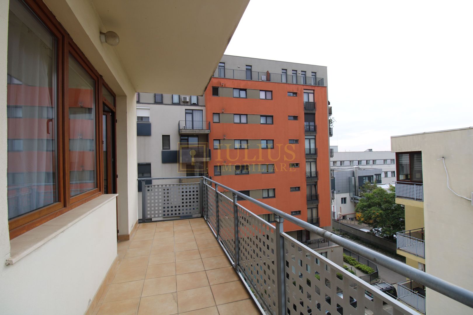 bloc nou, parcare, prima închiriere- Aradului - Poză 13