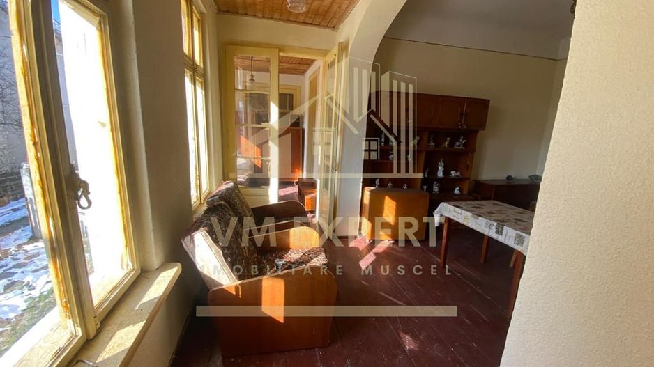 CASA 3 CAMERE, TEREN 300 MP, CENTRU, CAMPULUNG - Poză 4