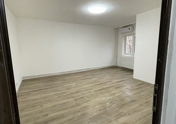 De vanzare apartament 3 camere Virtutii - Poză 3