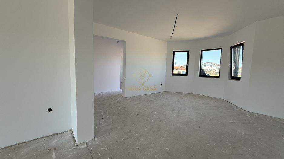 De vanzare Casa cu 3 Dormitoare/Semifinisata Teren 6.5Ari - Poză 2