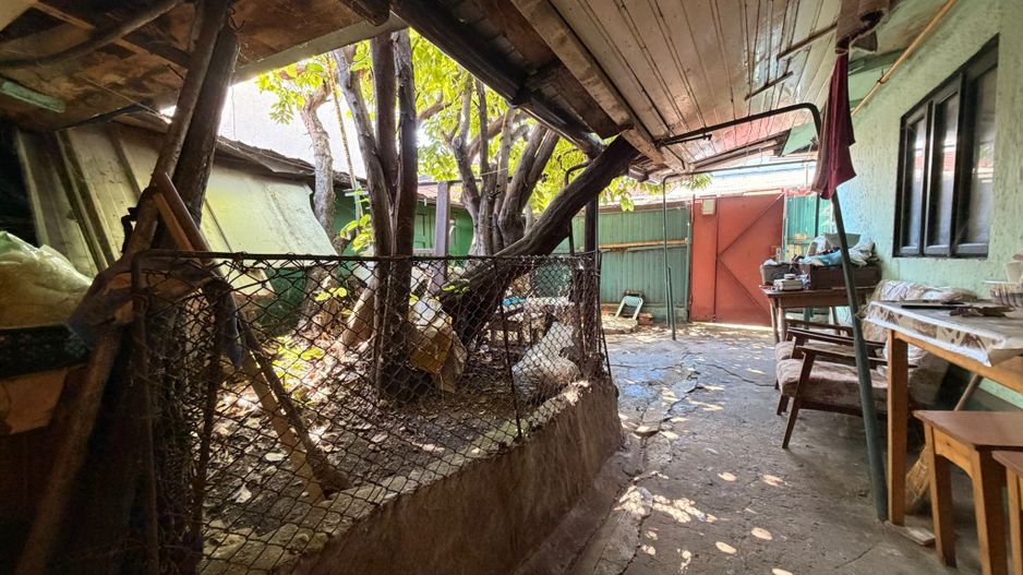 URGENT!, CASA LA PRET DE APARTAMENT, singur curte,, NEGOCIABIL - Poză 1