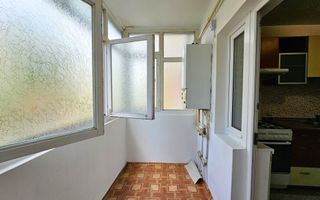 Apartament 3 camere, et.1, cu parcare si boxa, cartier Tolstoi - Poză 4