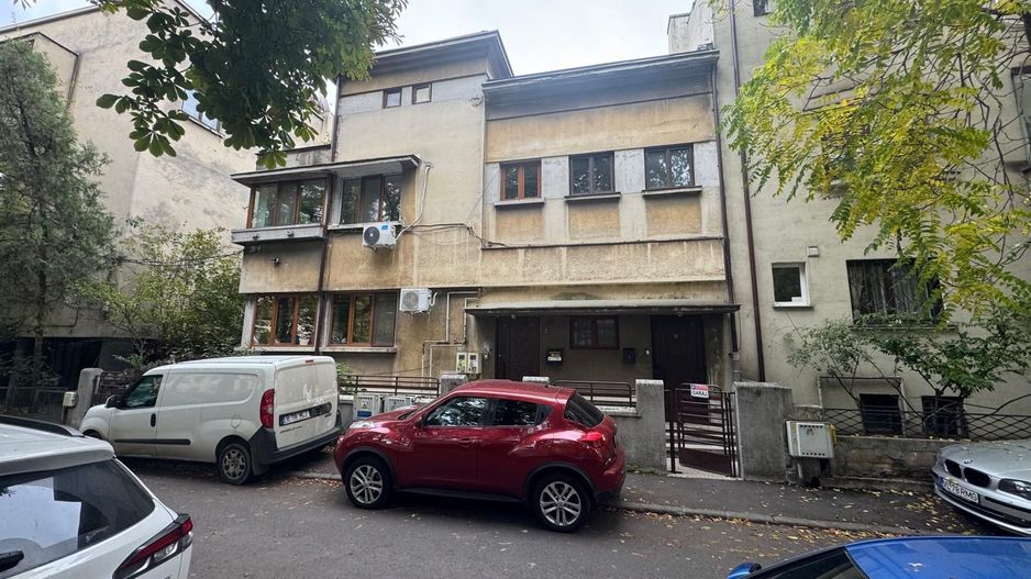 Vila generoasa in zona Capitale Victoriei Dorobanti - Poză 2