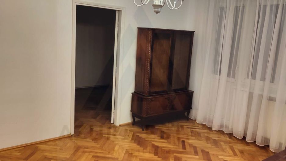 Apartament 3 camere bucatarie inchisa etajul 1 pe Calea Dumbravii - Poză 2