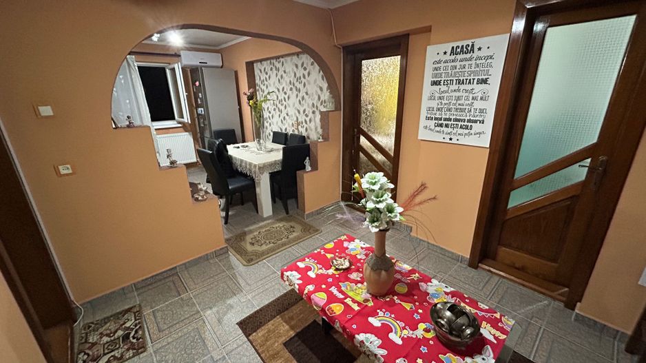 Apartament 2 camere, decomandat - zona Cetate - Poză 3