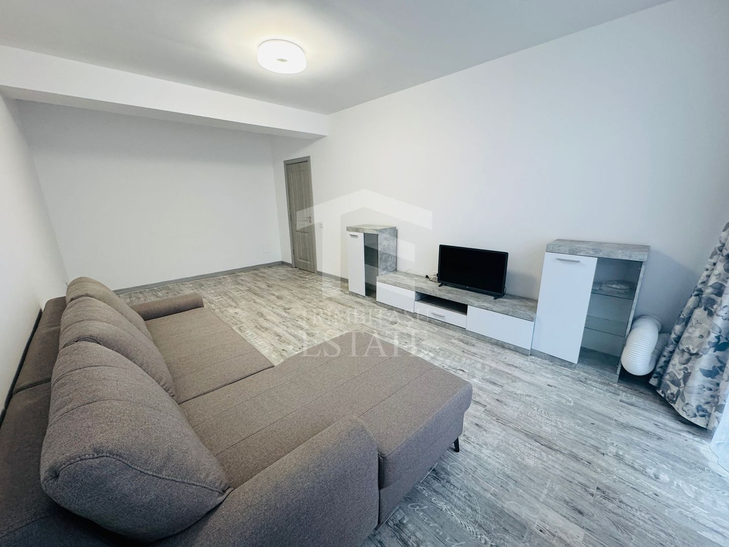 Metrou Berceni -Biruintei 2 camere 64mp plus curte 100mp - Poză 1