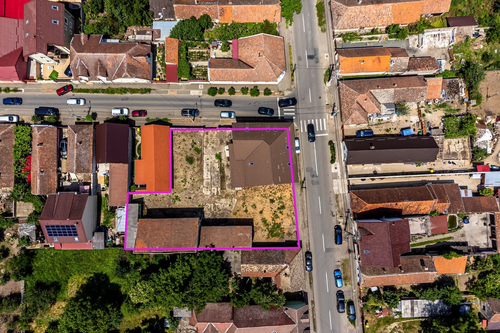 Casă spațioasă pentru familie mare. Curte generoasă, zonă accesibilă! - Poză 2