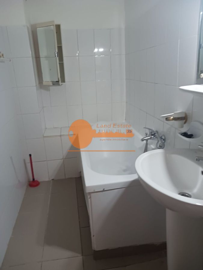 3 camere 13 Septembrie - Liceul Odobleja - Poză 8