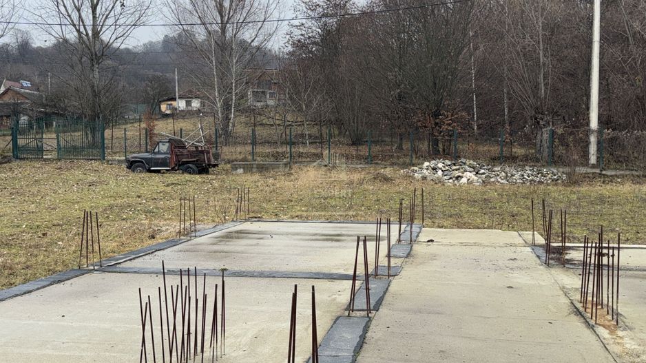 TEREN INTRAVILAN 2200 MP CAMPULUNG ARGES - Poză 9