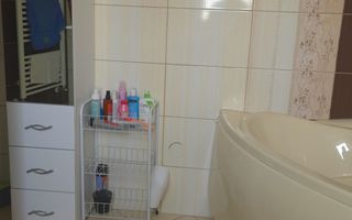 Casa langa Blue Sky cu panouri solare, garaj si terasa mare - Poză 8