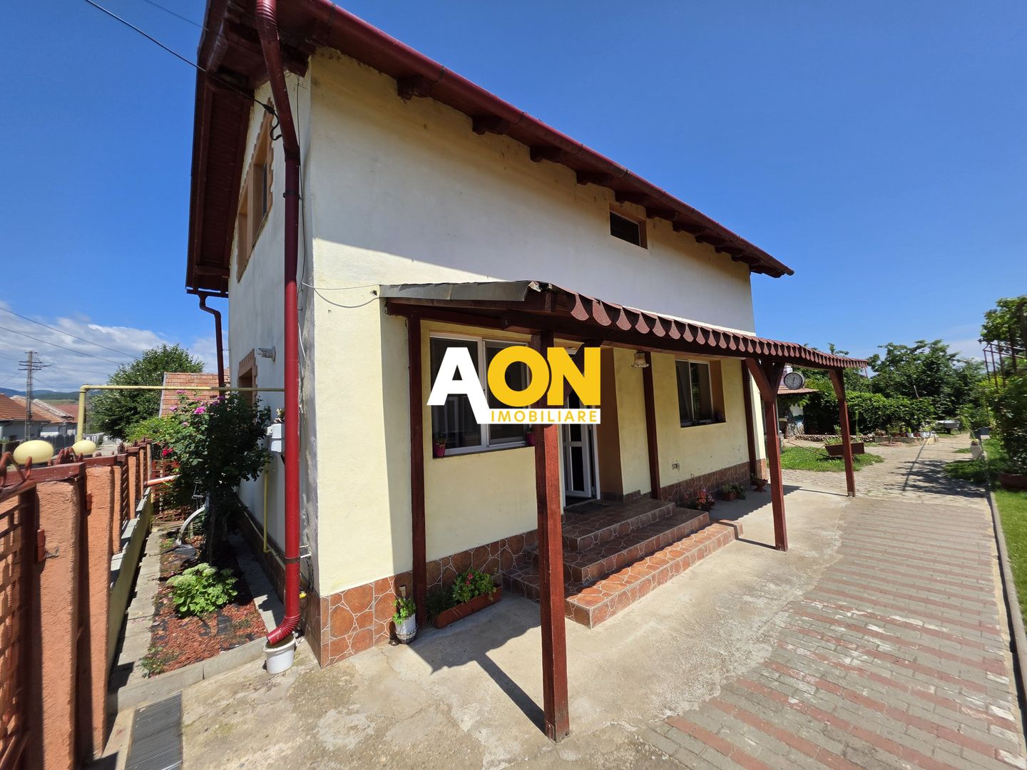 Casa 4 camere + anexe, 636 mp teren, la asfalt, Vințu de Jos - Poză 2