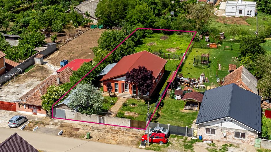 VÂNDUT! Casă 6 camere cu teren generos - Zadareni - Poză 8