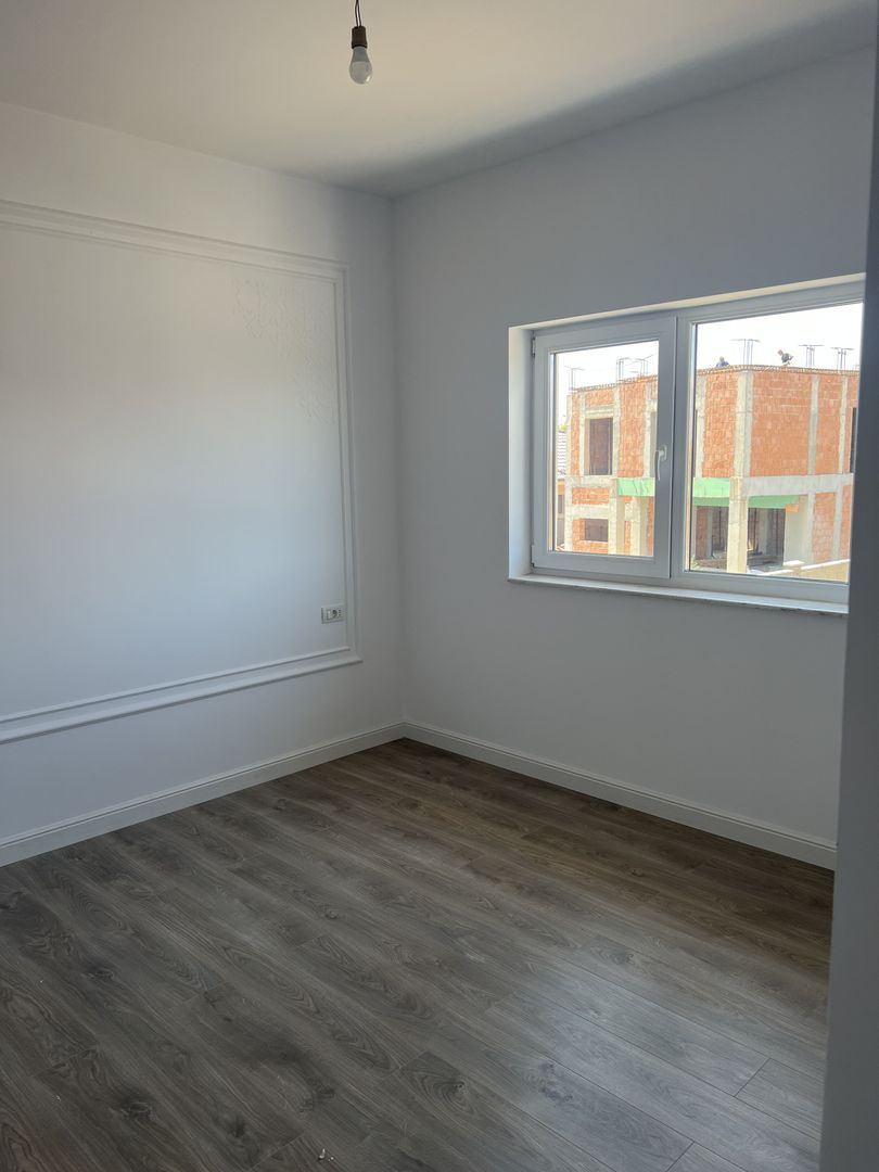 Jumătate de duplex premium, 120 mp utili, teren 256 mp, garaj și 3 dor - Poză 13