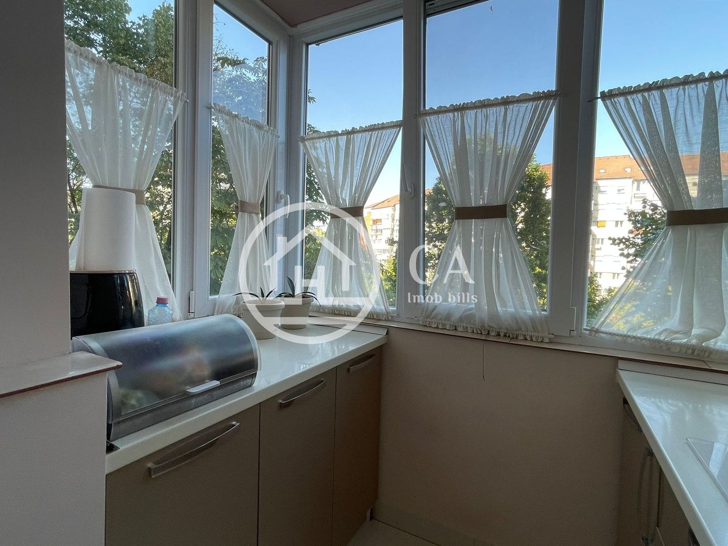 Apartament cu 3 camera de vanzare in zona Dacia, Oradea - Poză 11