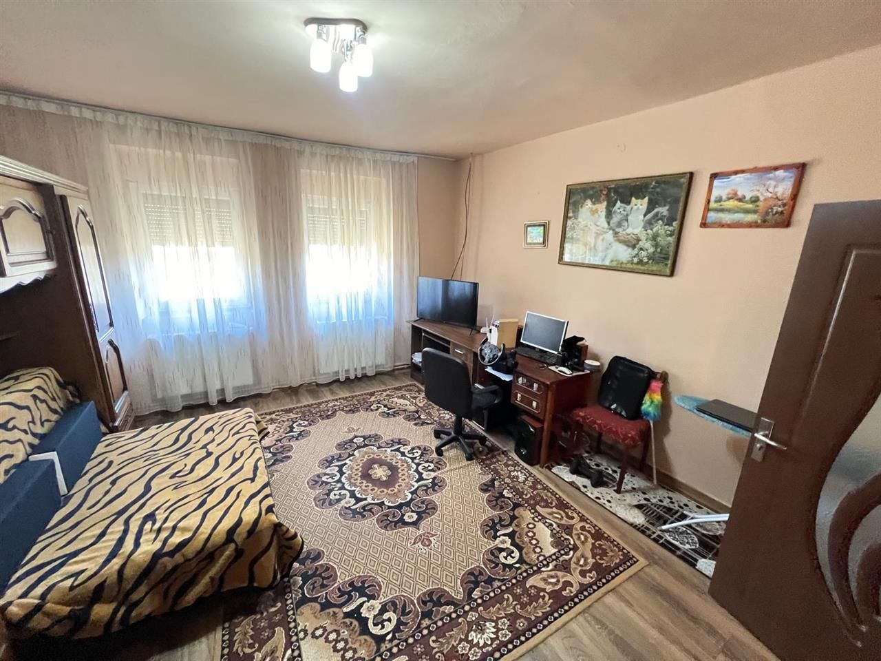 casa individuala Varias apa centrala pe gaz canalizare 1500mp - Poză 14