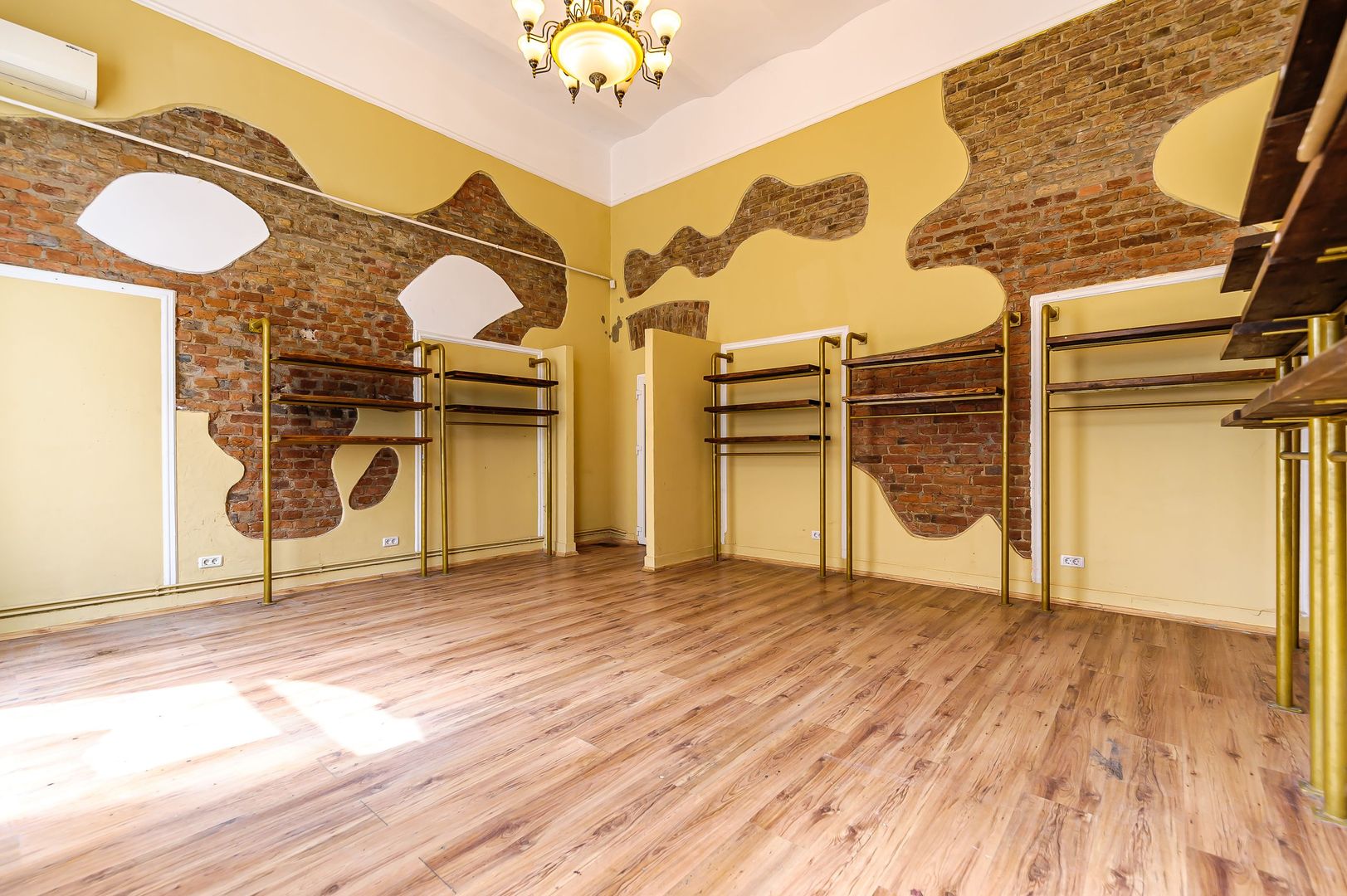 Spațiu comercial în Piața Catedralei - Poză 13