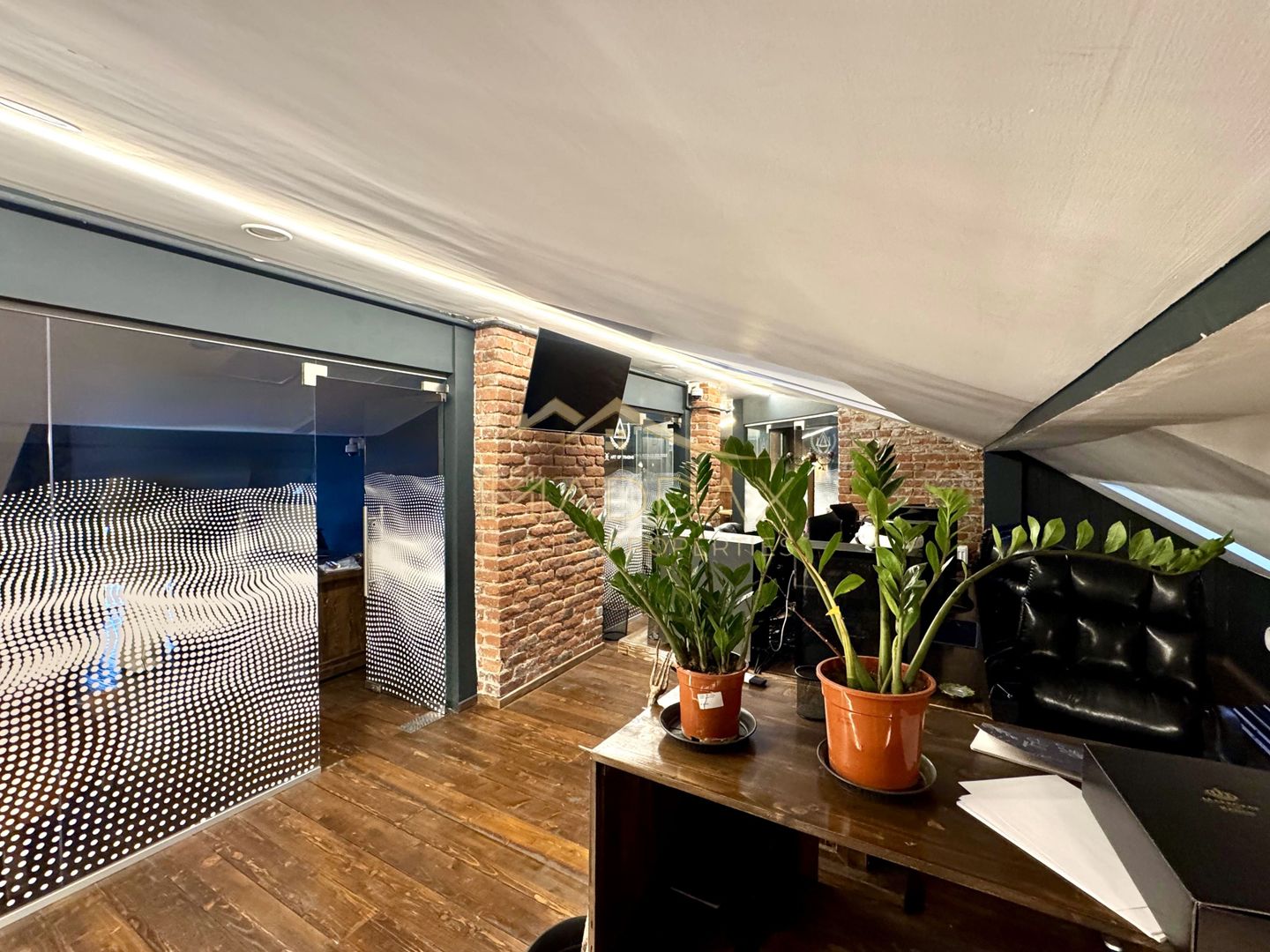 Spatiu de birouri in Vila Interbelica ***104mp utili***// Victoriei - Poză 13