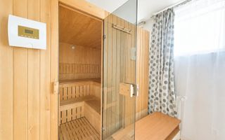 Casa de 360 mp cu sauna si garaj dublu de inchiriat in zona Buna Ziua - Poză 22