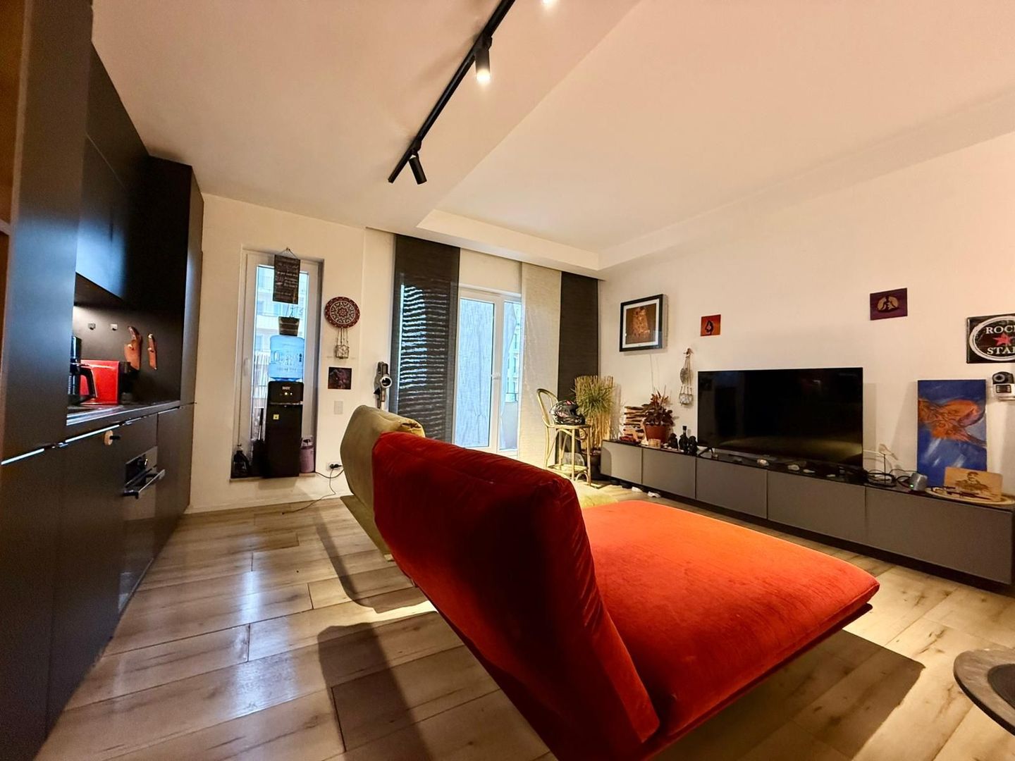 COSMOPOLIS - Apartament cu 2 camere, mobilat si utilat. - Poză 2