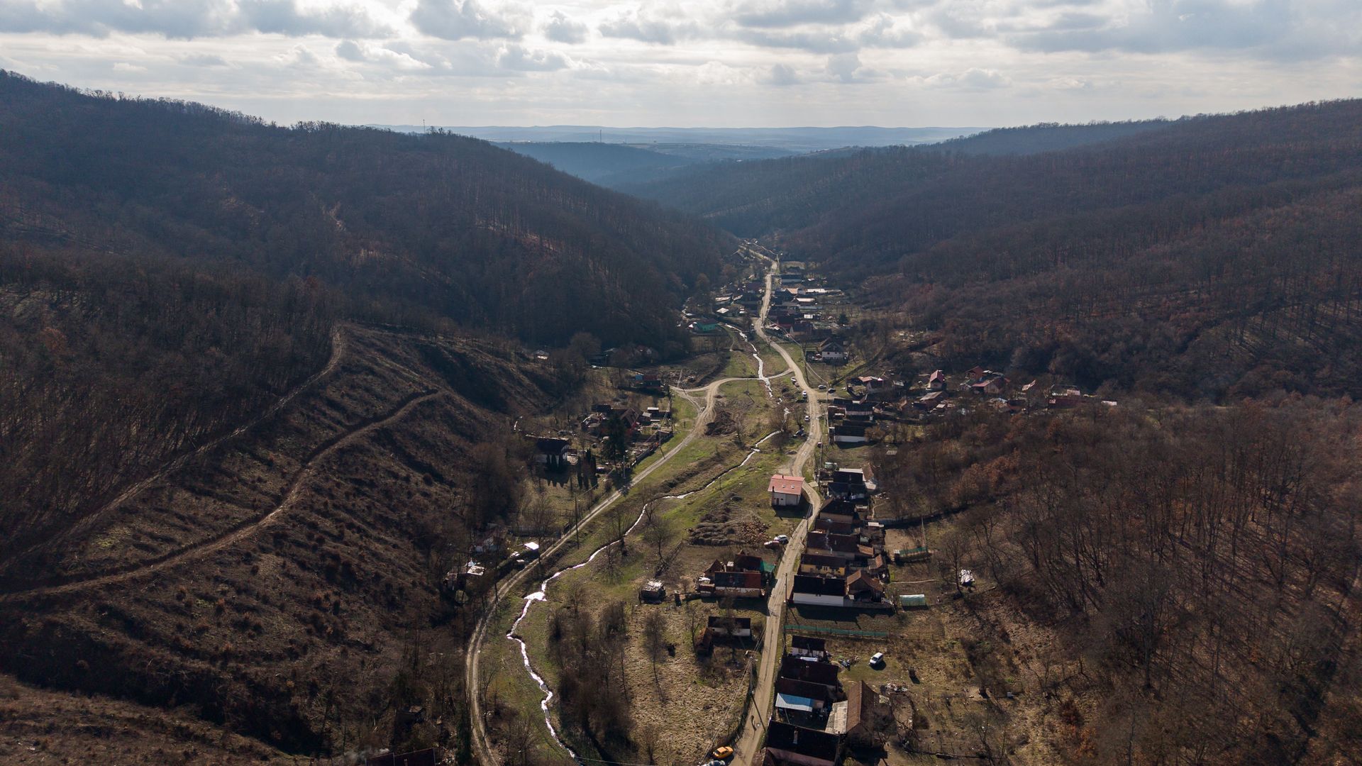 Casă cu teren de 284mp in Șoimoș - Poză 4