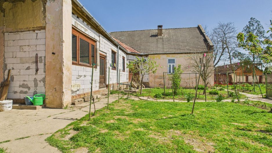 Casă cu Grădină Mare la 30 km de Timișoara - Poză 21