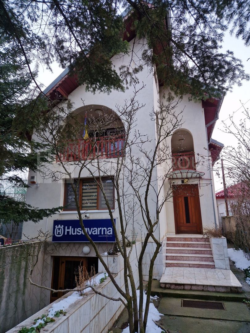 Casă spațioasă, cu teren generos – Alexandria, jud. Teleorman - Poză 1