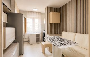 Apartament 3 camere, etajul 2, zona Intre Lacuri