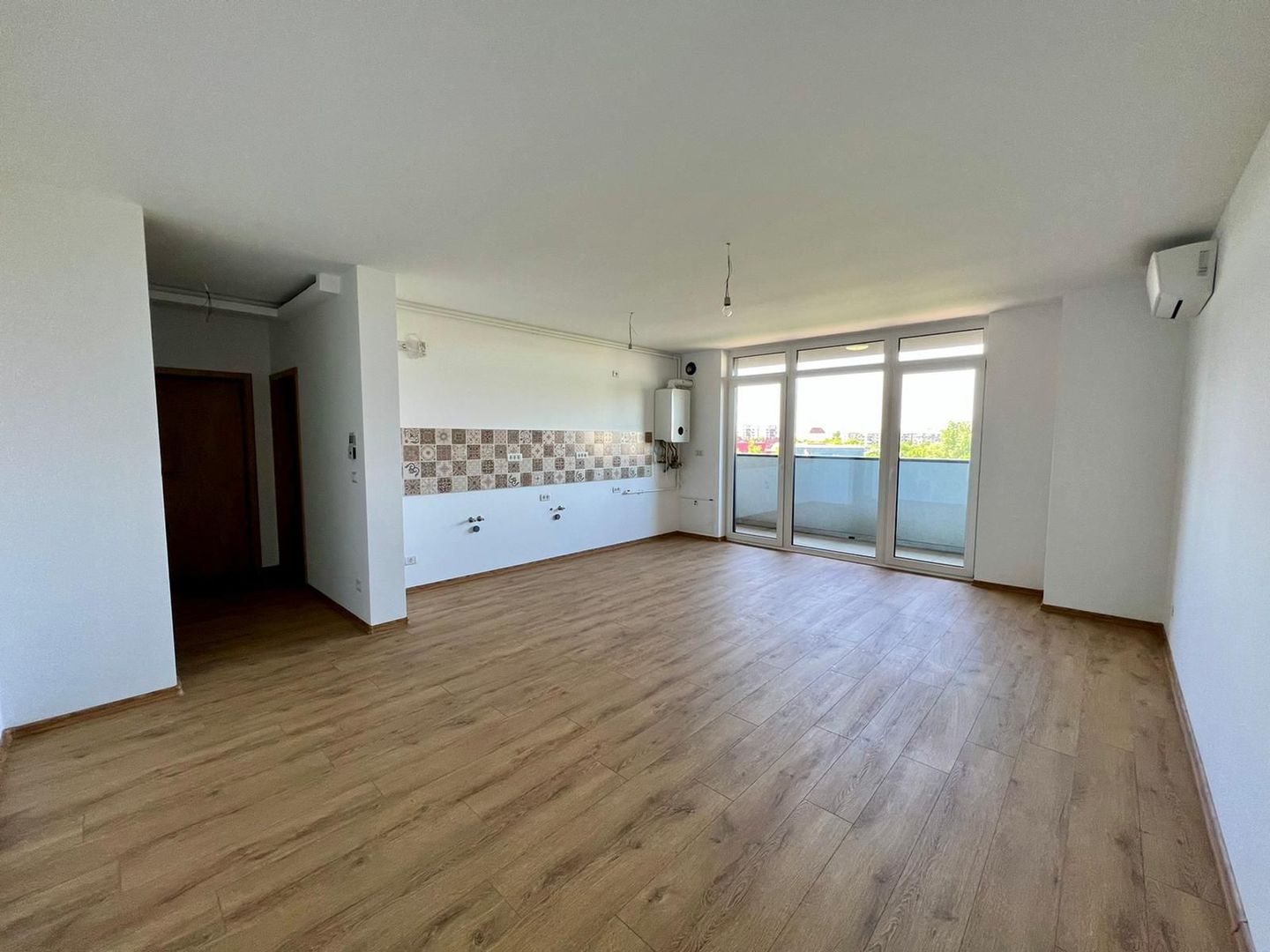 Apartament 2 camere, zona Soarelui-Stadion. - Poză 3