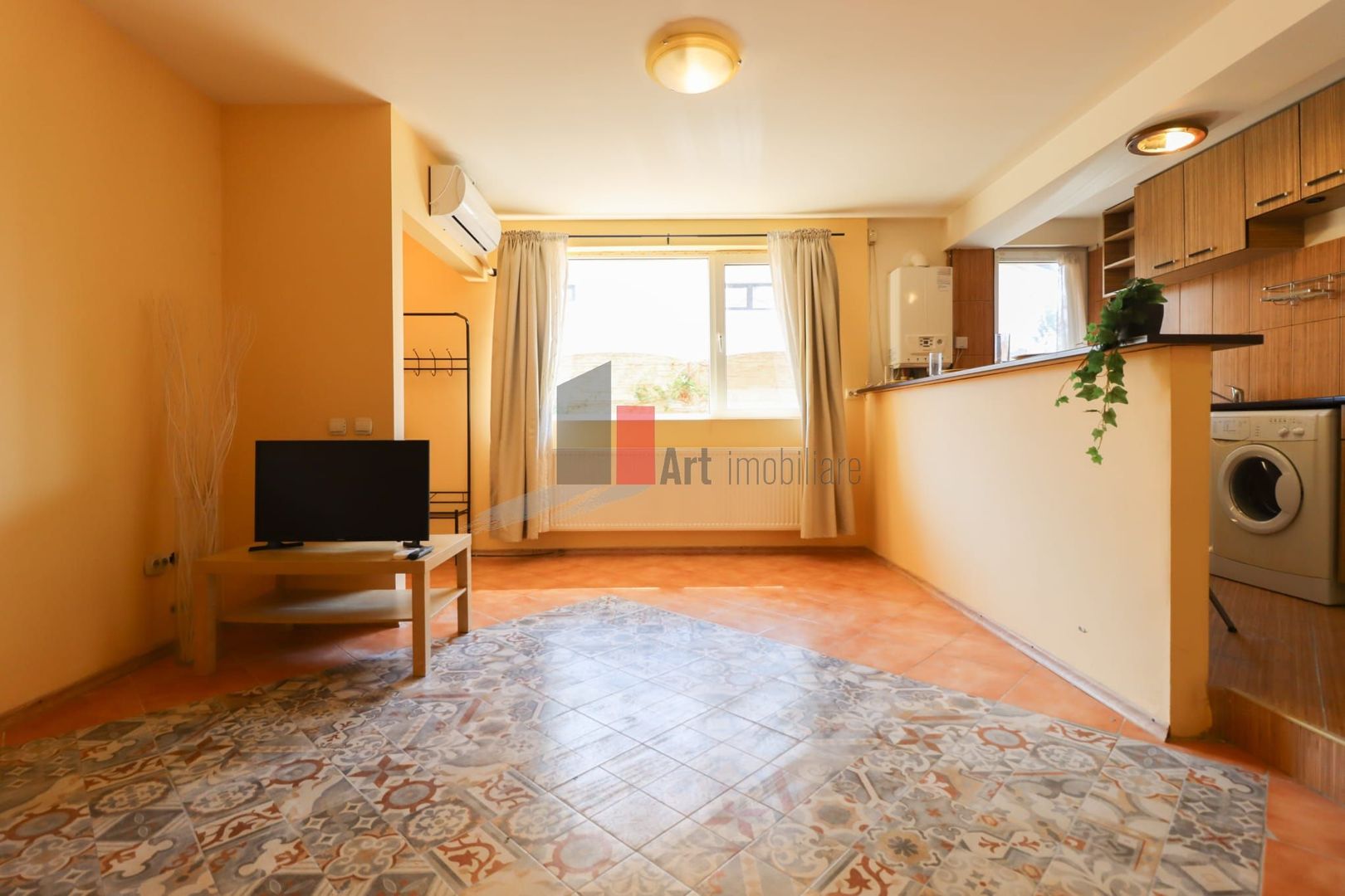 Apartamentul "QETO", bloc cu curte interioara, LIBER - Poză 3