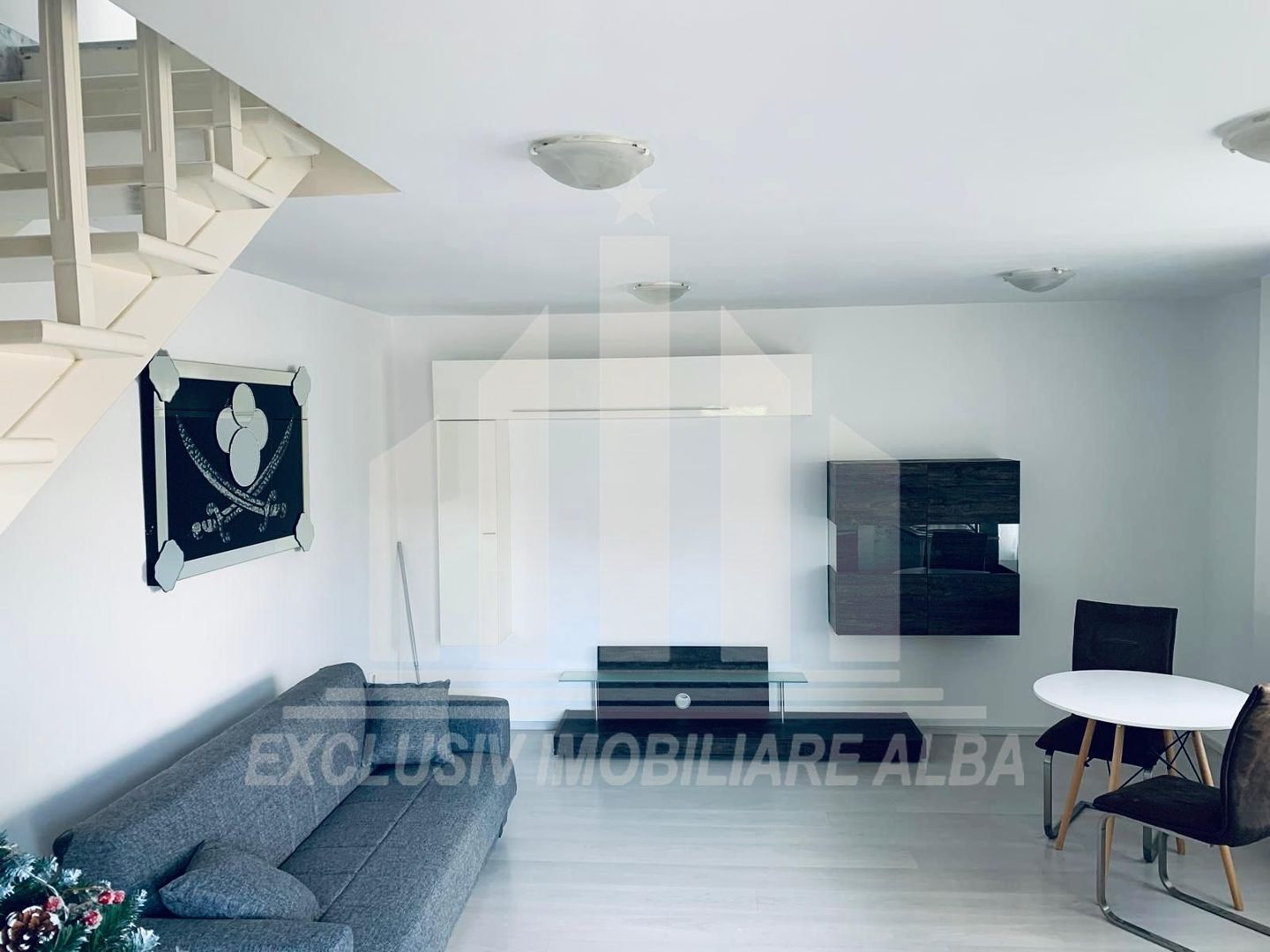 Apartament 2 camere cu scara interioara, Tolstoi! - Poză 2