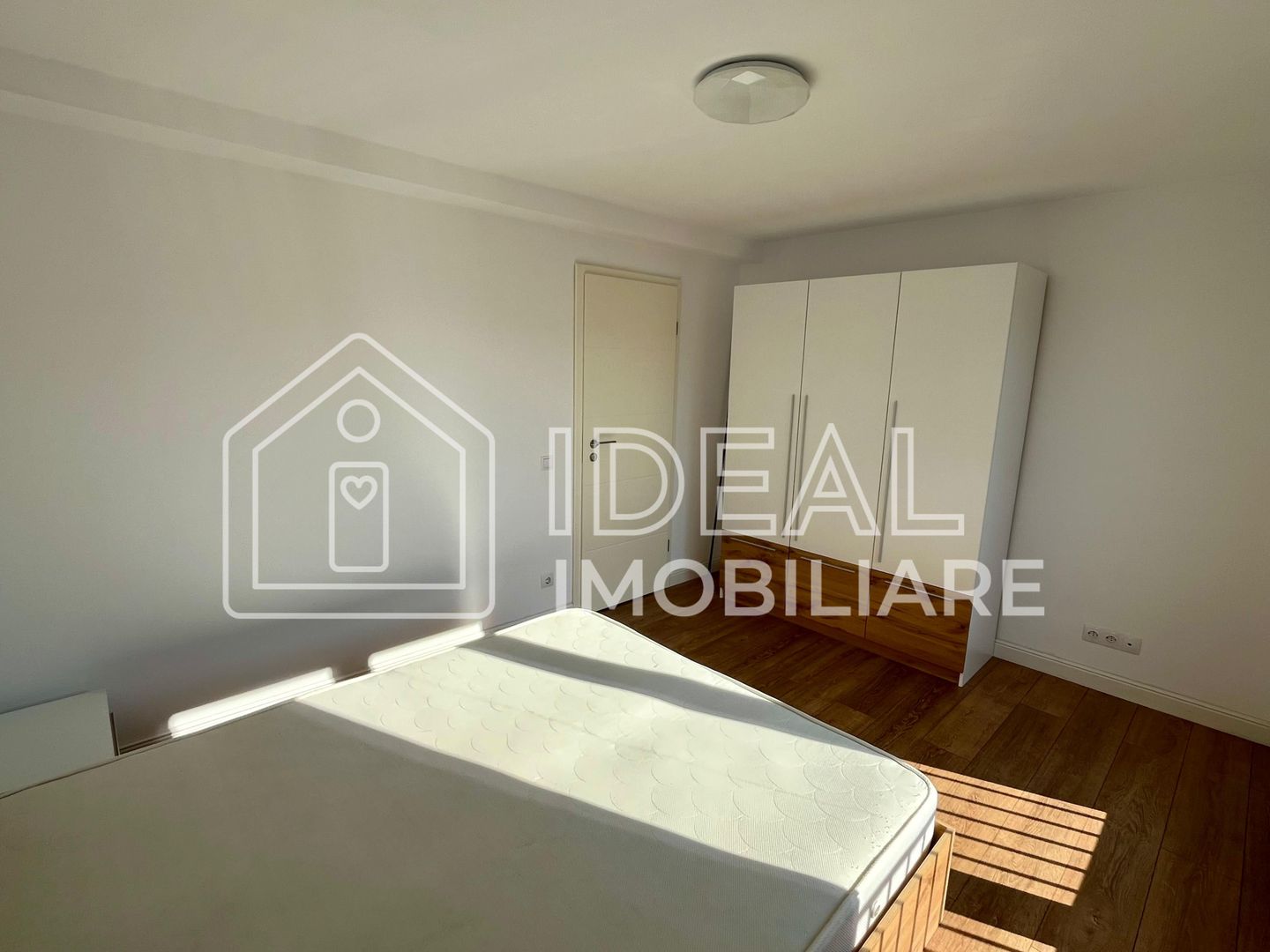 Apartament cu 3 camere si doua balcoane – Cartierul Arhitectilor - Poză 8