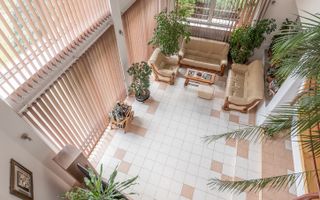 Vilă cu 1.350 mp teren în mijlocul orașului Grădina Botanică - Poză 12