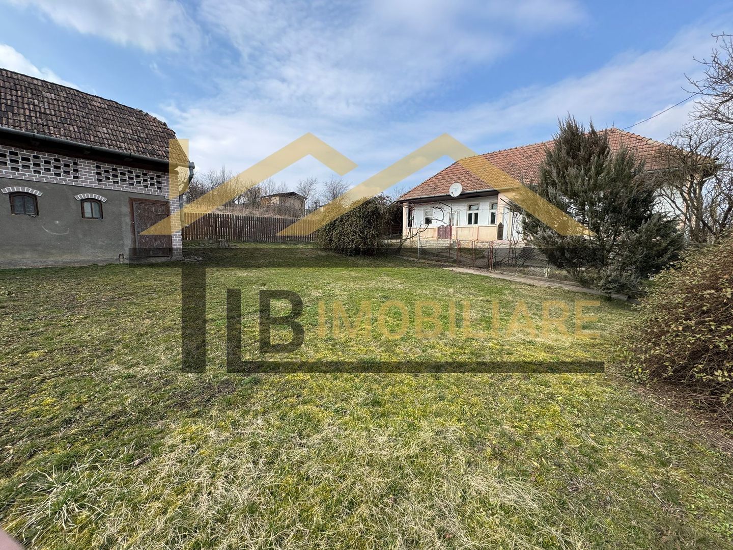 Casa individuala, 1192 mp teren, Zona Voiniceni - Poză 3