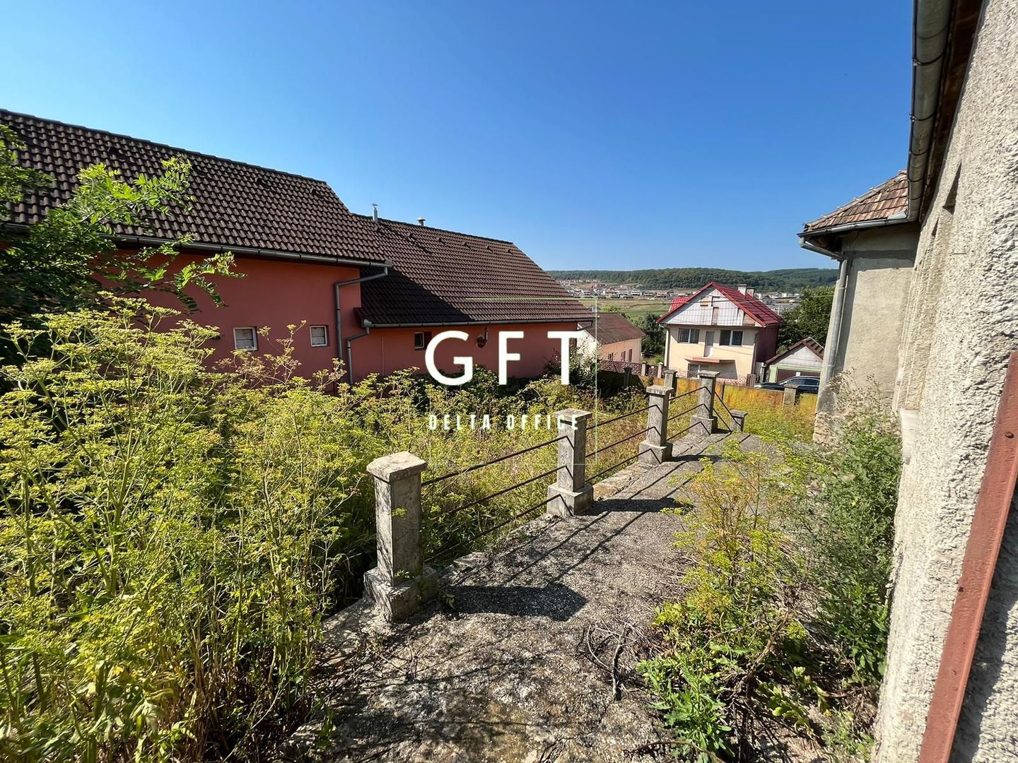 TEREN INTRAVILAN + CASA IN CHINTENI - Poză 3