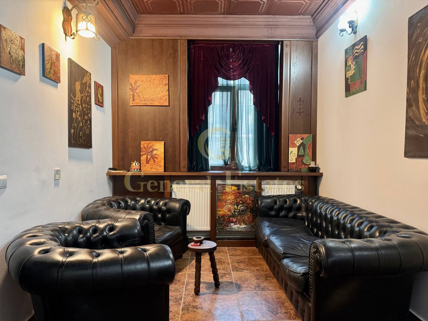 Spre Vânzare Proprietate remarcabilă cu 6 camere în inima Iașului ! - Poză 2