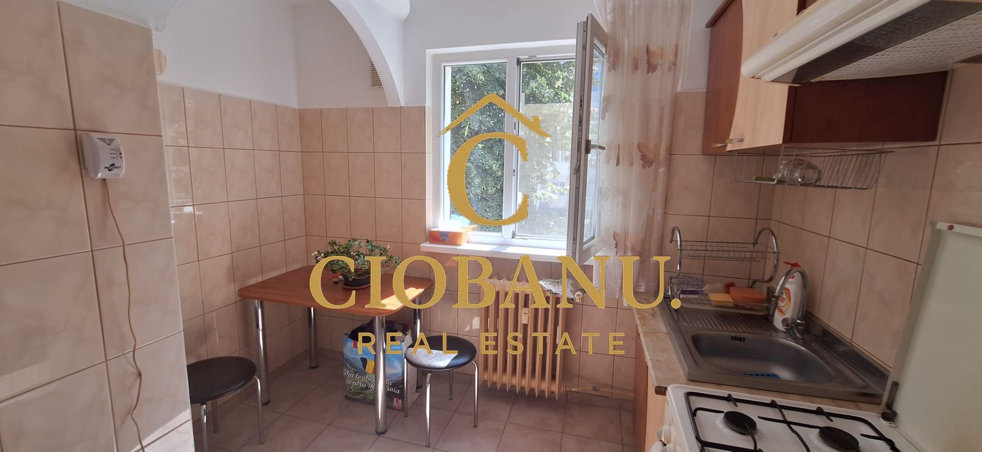 Apartament 2 camere etaj 1/4 de vanzare zona Valea Rosie - Poză 2
