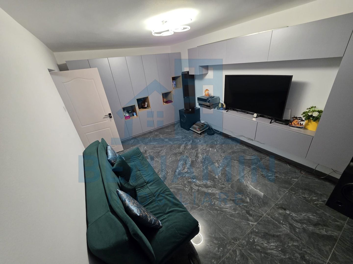 Apartament 2 camere decomandat 52mp Brazda, centrala proprie - Poză 2