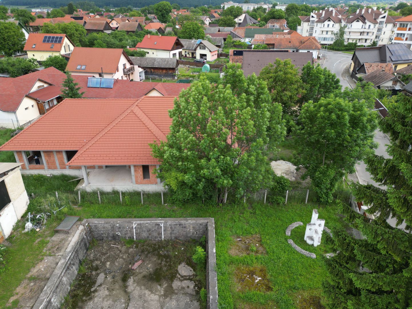Casă de vânzare 260 mp utili + 1052 mp teren in centrul orasului Covasna - Poză 4