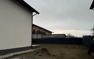 De vânzare - Casă cu 4 camere în cartier Izvor - Poză 4