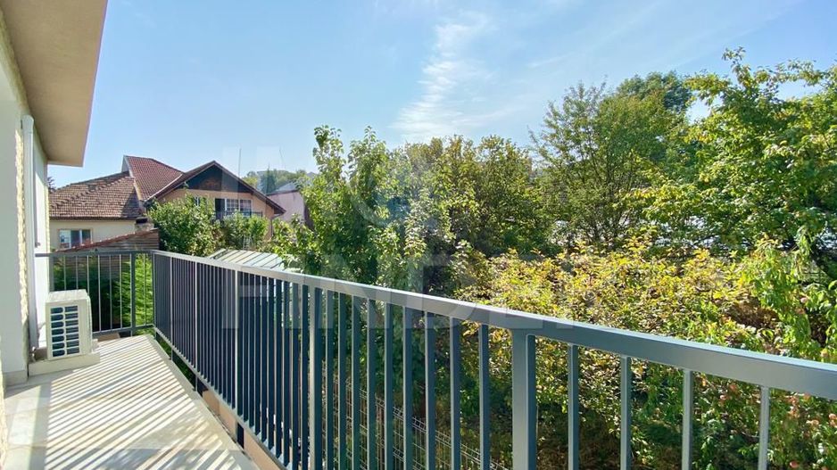 Inchiriere apartament 3 camere situat in vila privata, zona UMF - Poză 12