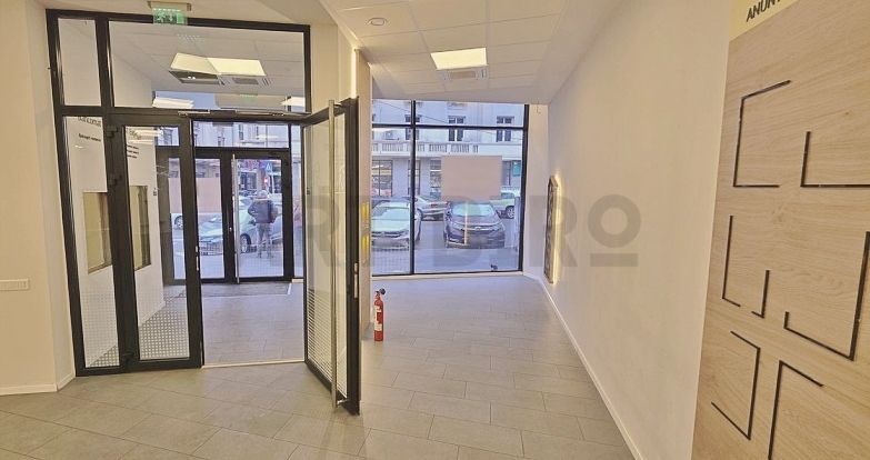 Zero comision, 260mp parter Universitate, showroom - birou, 3' metrou - Poză 2