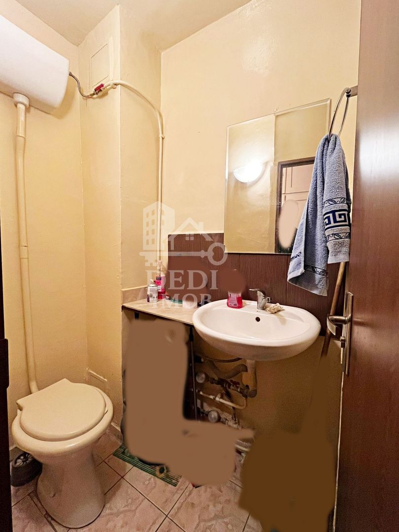 Apartament cu 3 camere de vanzare in zona Rogerius, Oradea - Poză 14