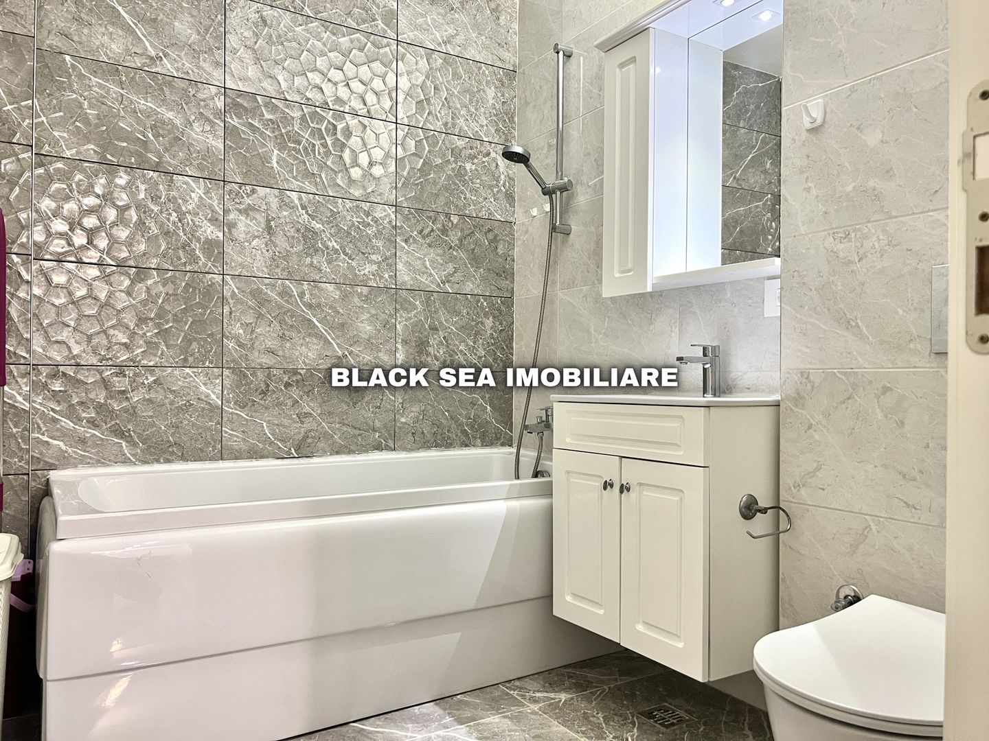 Apartament 2 camere de vanzare - zona Carrefour / Tomis Plus - Ocazie - Poză 16