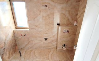 Oferim spre vanzare casa-duplex cu 4 camere si 3 bai situata in Giroc - Poză 18