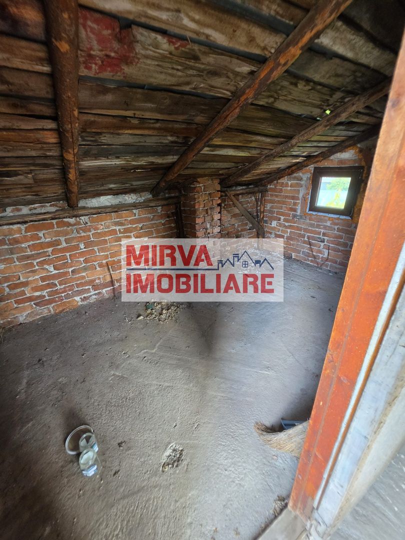 🏡 Casă renovată cu 6 camere, teren 557 mp – Berceni, Prahova - Poză 22