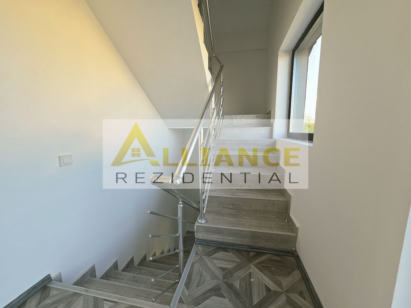 Vila individuala-P+1E+M-560mp teren-pomi fructiferi-beci - Poză 12