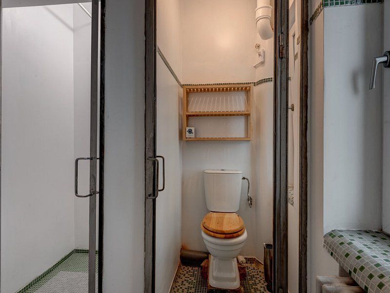 Etaj in vila ideal atelier, cabinet sau locuit, hub, activitati creative - Poză 14