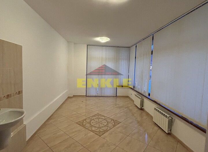 De inchiriat Spatiu Comercial, zona Pietonalul Unirii. Pret 1300€ - Poză 2